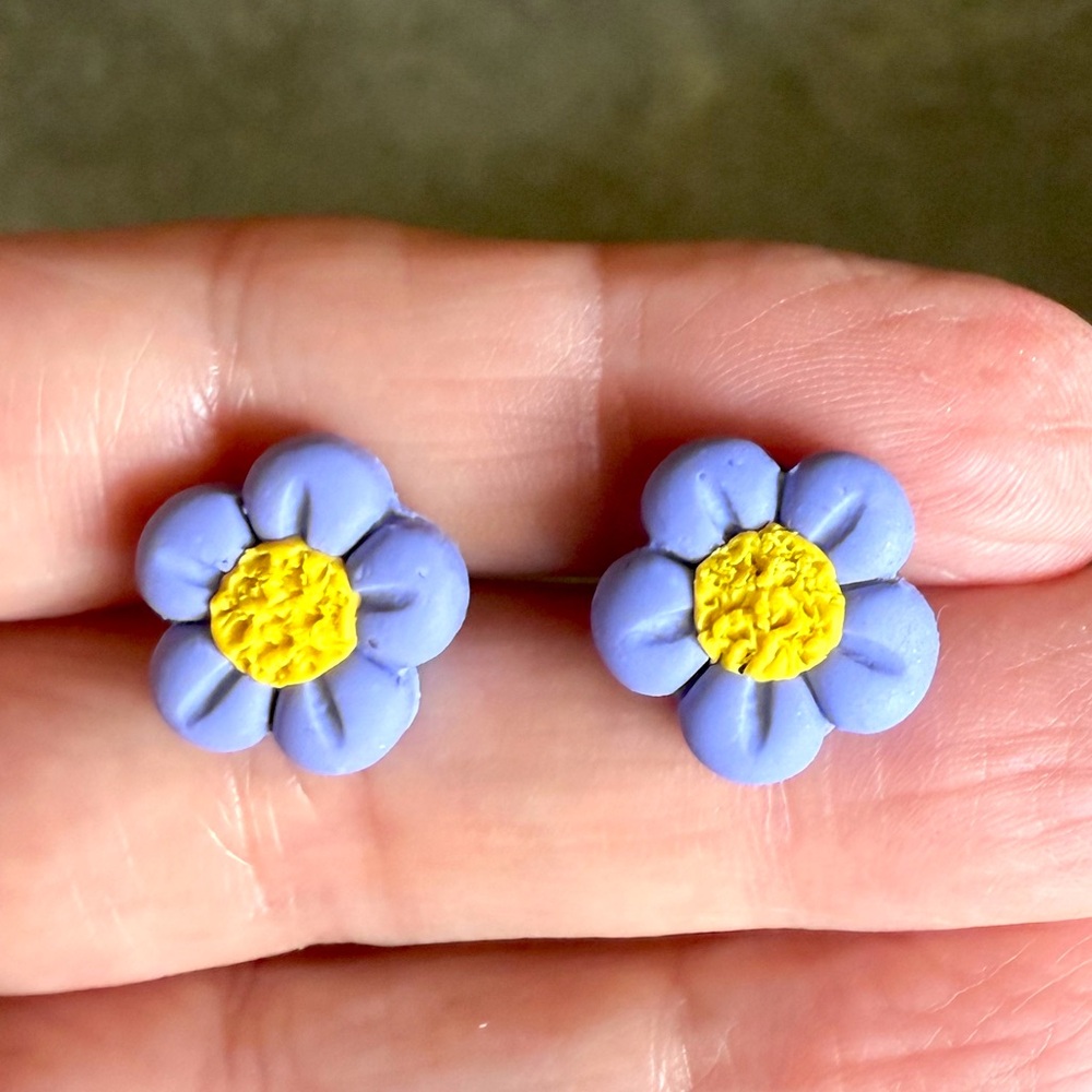 Handmade flower stud earrings